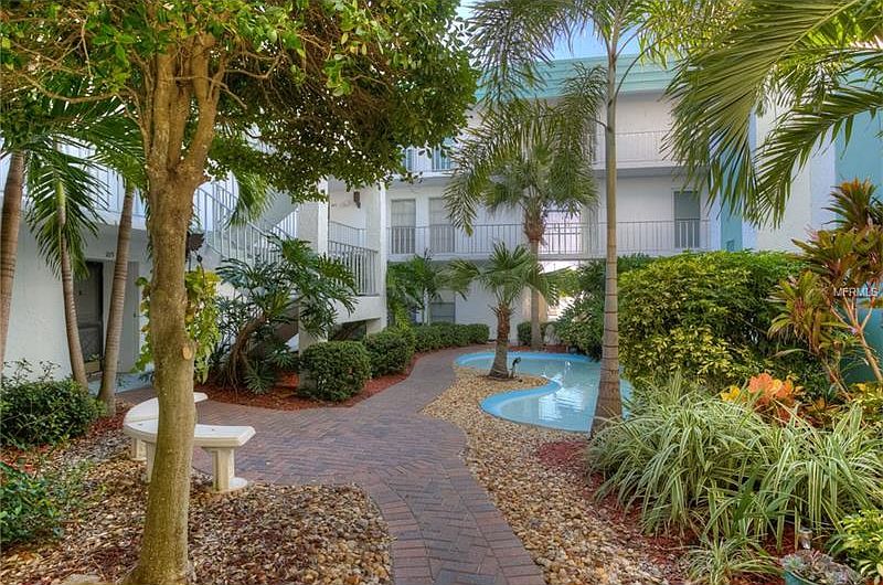 1st image of 661 Poinsettia Ave APT 206