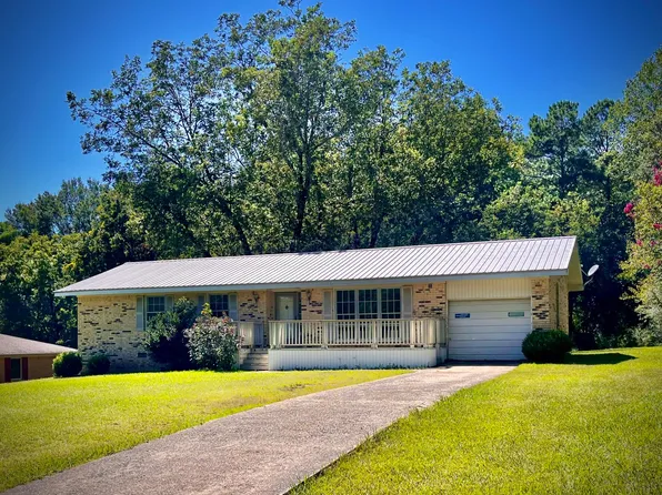 3402 Briarwood Dr, Haleyville, AL 35565