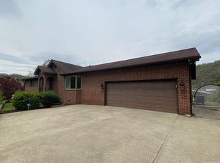340 4th St, South Williamson, KY 41503