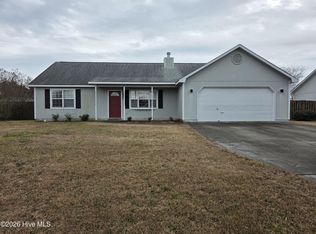 425 Dion Dr, Hubert, NC 28539