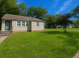 1002 N Parkwood Ln, Wichita, KS 67208