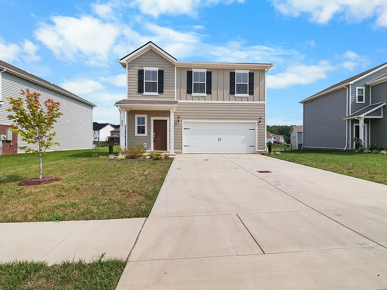 901 Moray Ln — Photo 3