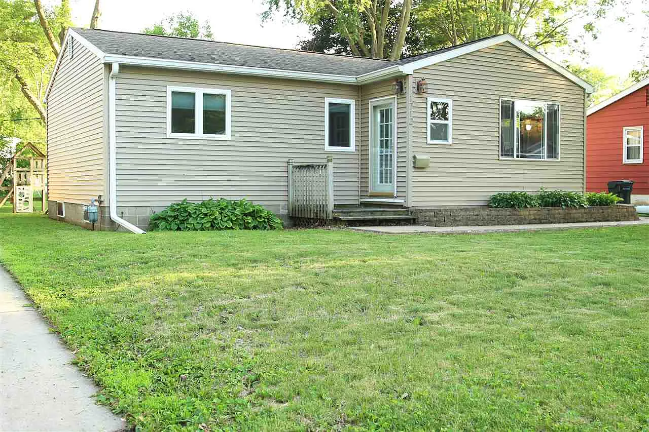 1712 Plymouth Ave photo 1