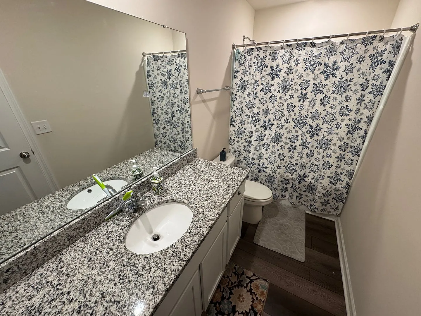 Room in 5 Bedroom Home at Justice Union Ct — Photo 3