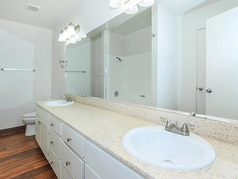 East Orange Village Apartments — Photo 80