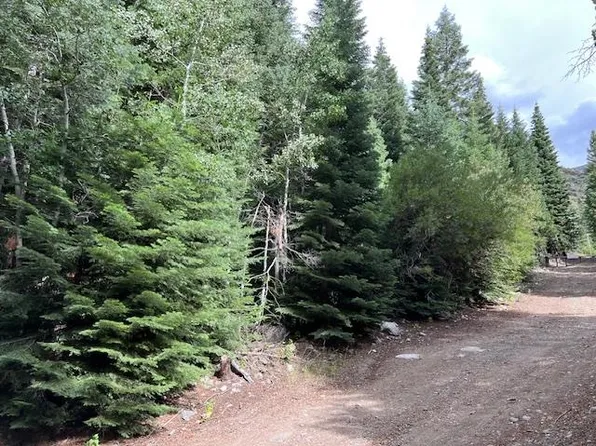 4 Crest Dr, Bridgeport, CA 93517