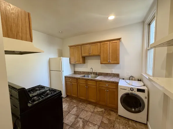 136 Sherman Avenue image 7 of 13