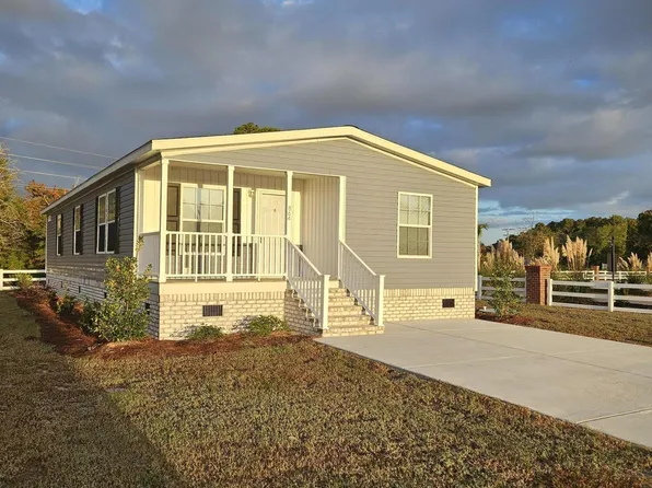 864 Yaupon Drive SW, Calabash, NC 28467