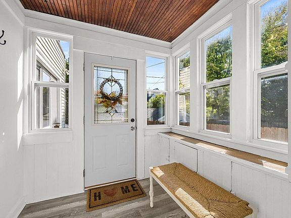 3rd image of 2572 S Howell AVENUE