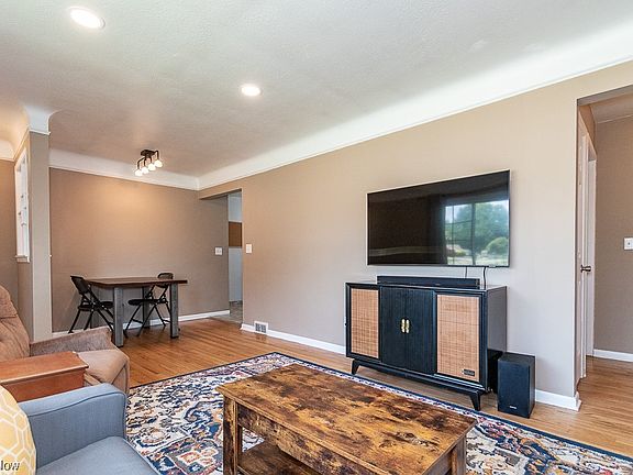 3rd image of 1766 Eldon Dr