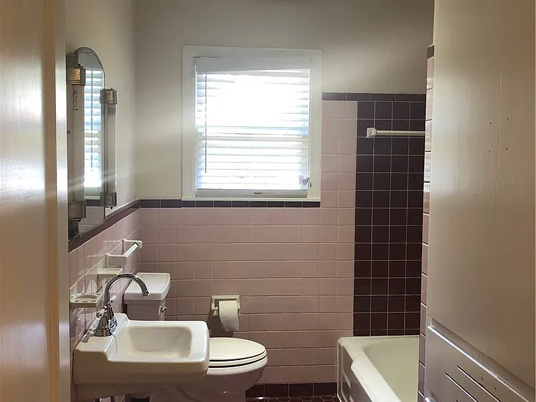 1002 Hazelton St — Photo 10