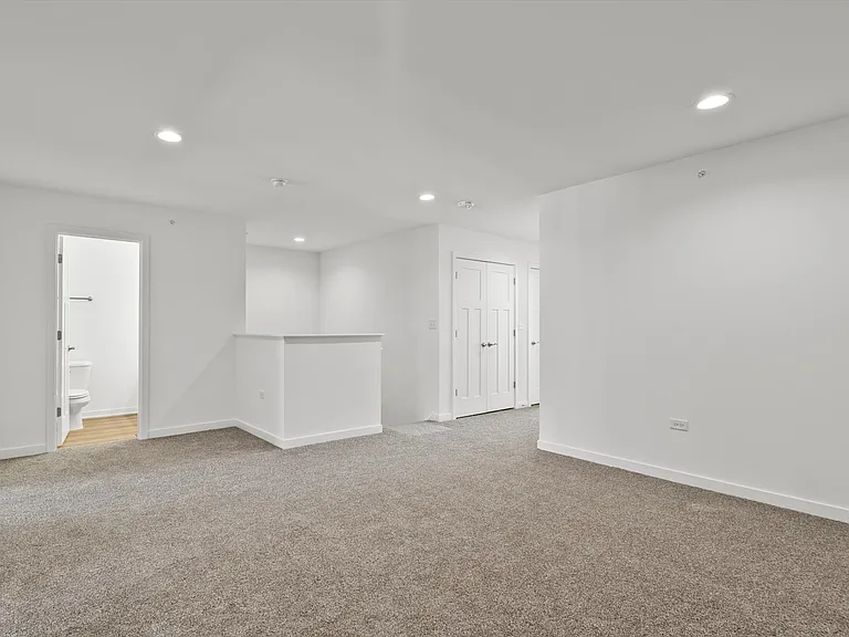 1057 Gillespie Ln — Photo 6