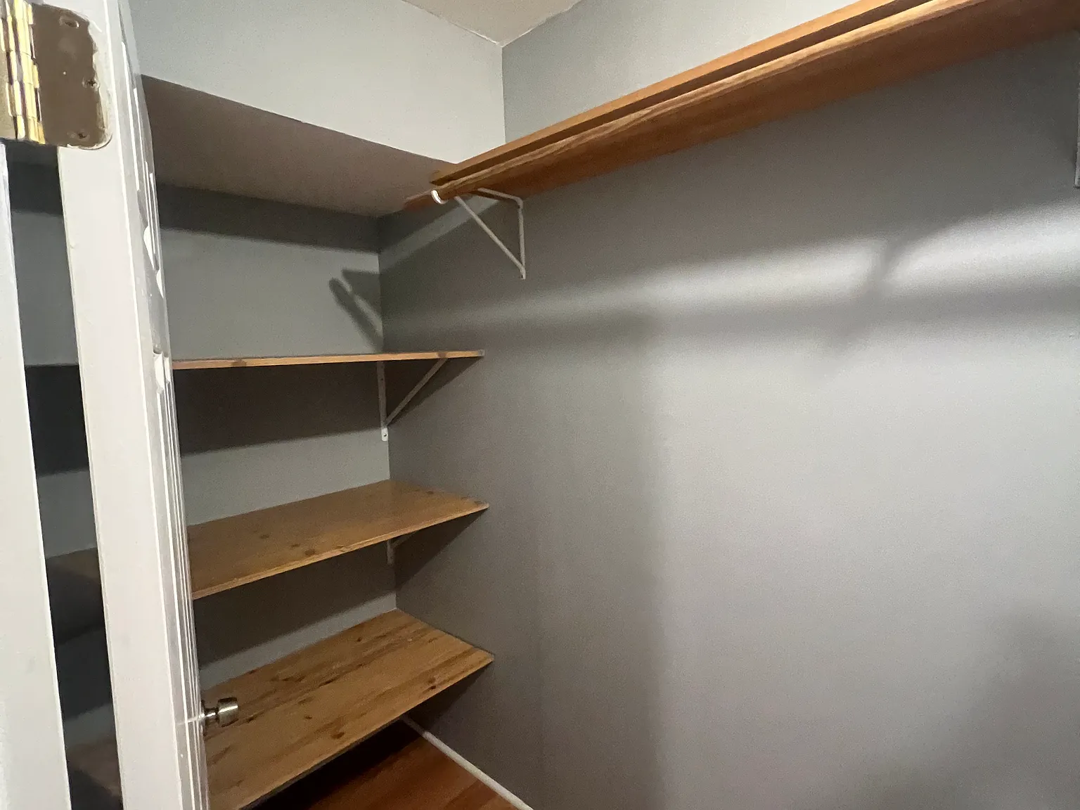 3 bed, 900 sqft, $2,000 — Photo 3
