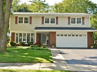 1008 Rolling Pass, Glenview, IL 60025