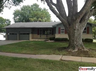 813 S Osage St, Papillion, NE 68046