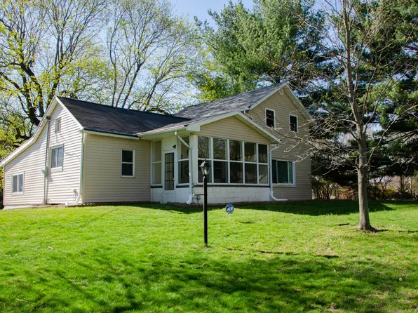 70524 Adamsville Rd, Edwardsburg, MI 49112