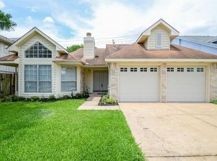 7718 Poitiers Dr, Houston, TX 77071