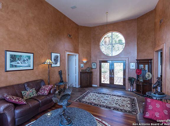 5th image of 947 Janet Dr