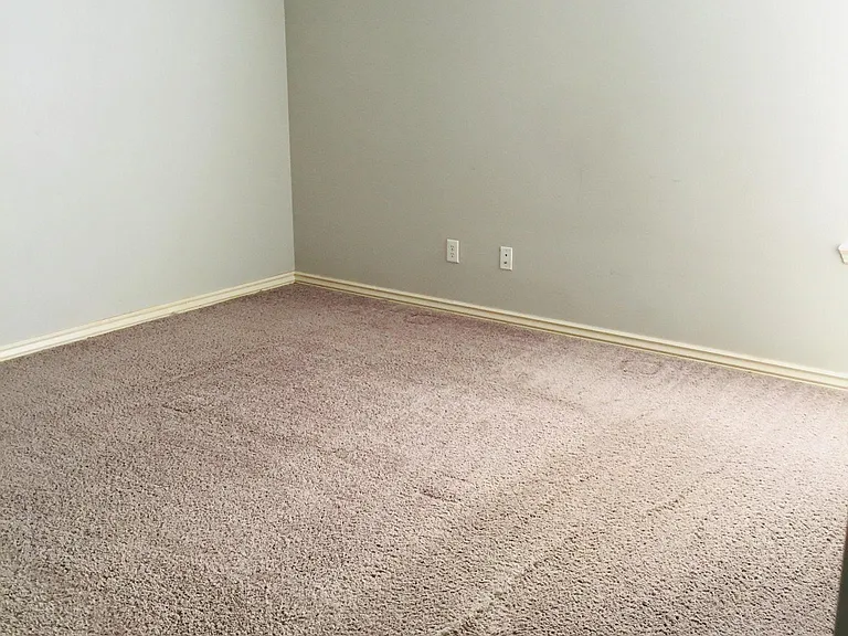 1015 Kensington Dr — Photo 9