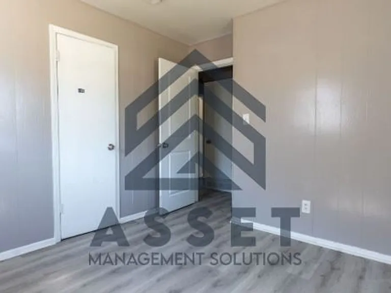 3721 Parkwoods Ln — Photo 22
