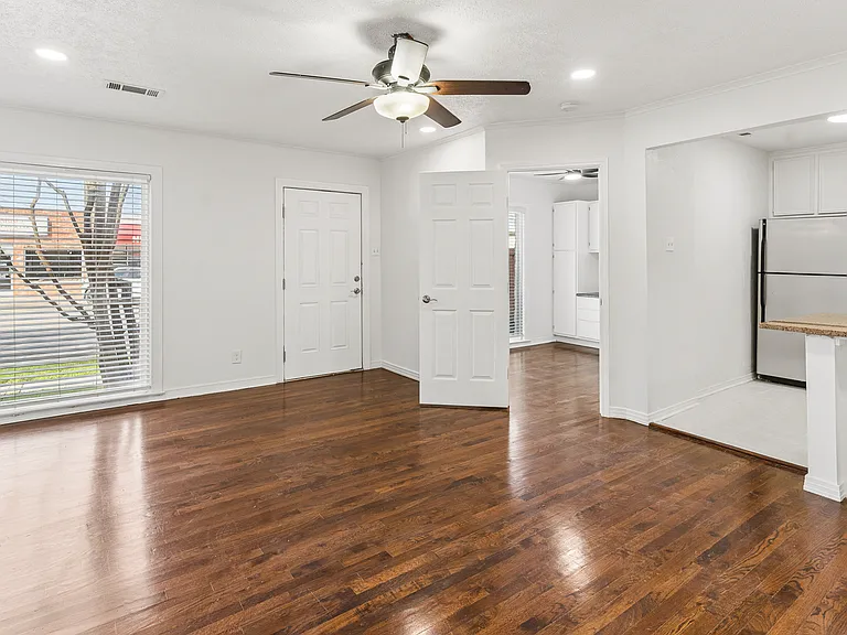 6950 Hillcrest Ave — Photo 25