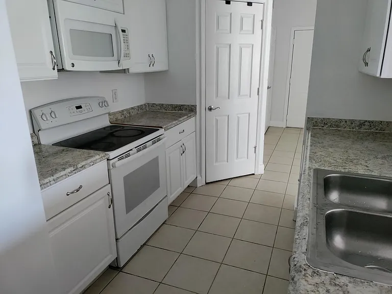 6240 Contessa Dr #105 — Photo 21