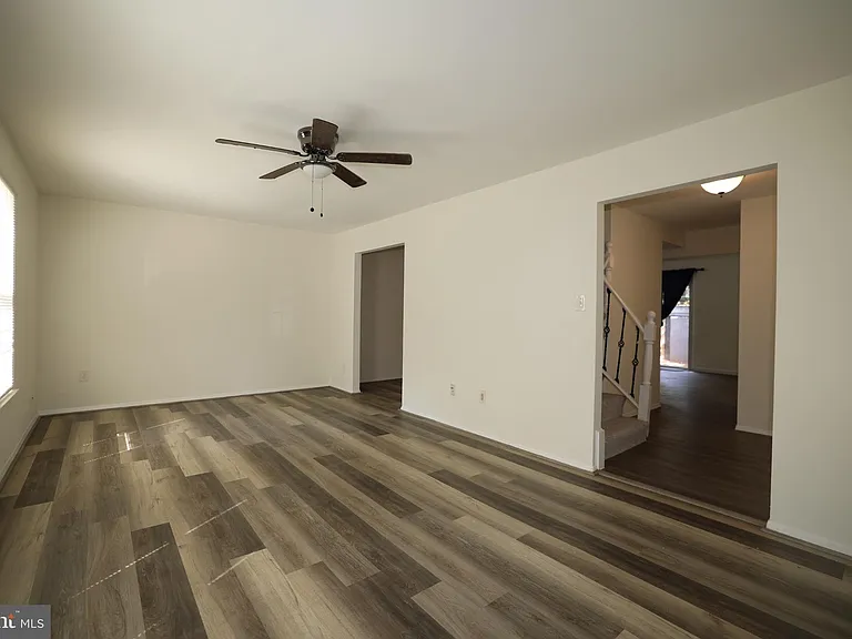 2400 Ansdel Ct — Photo 7