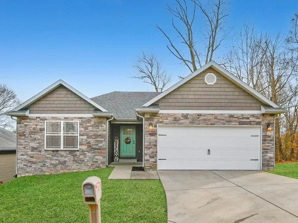 5132 Hidden Lake Dr, Evansville, IN 47712