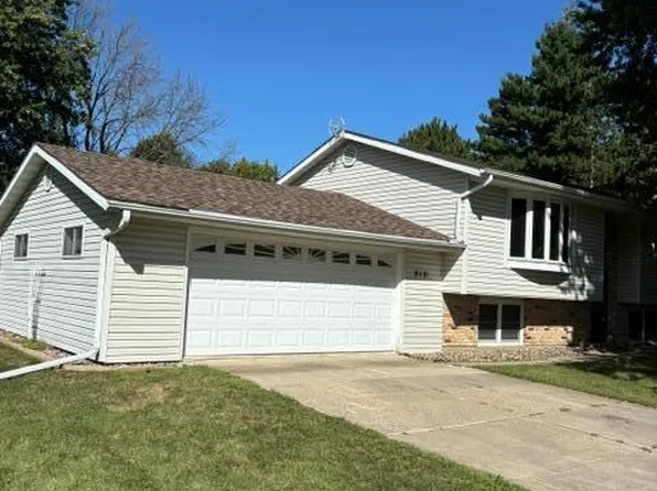 910 Adams St, Mantorville, MN 55955