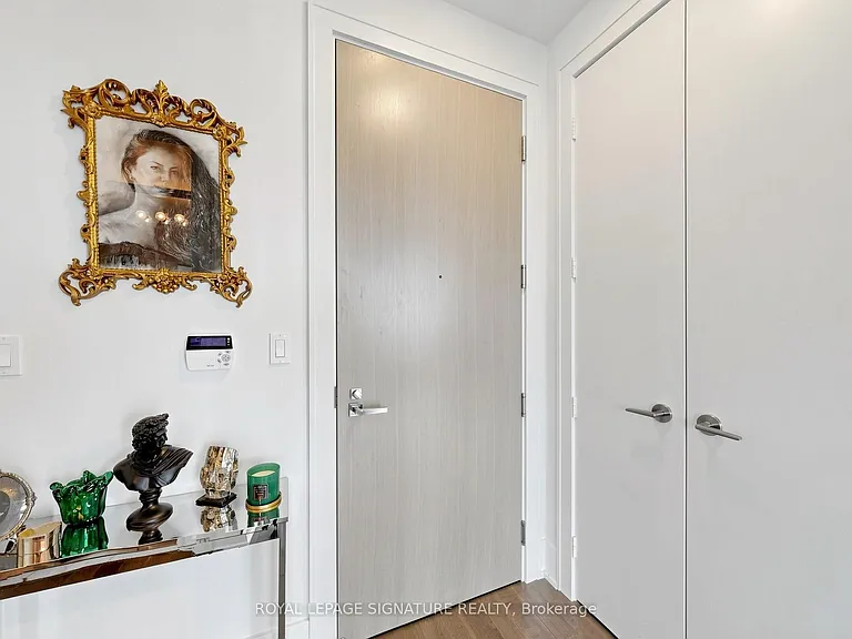 39 Queens Quay E #830 — Photo 4