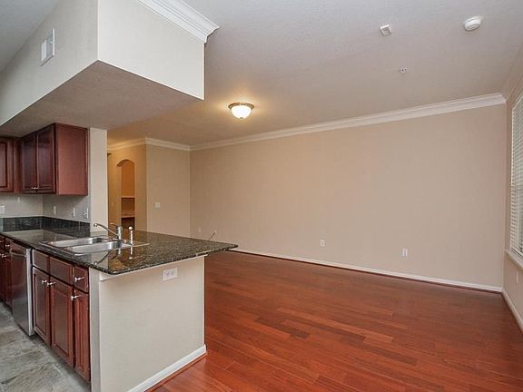 4th image of 7575 Kirby Dr APT 2311