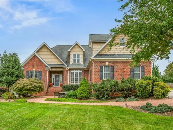 5818 Emmaus Rd, Kernersville, NC 27284