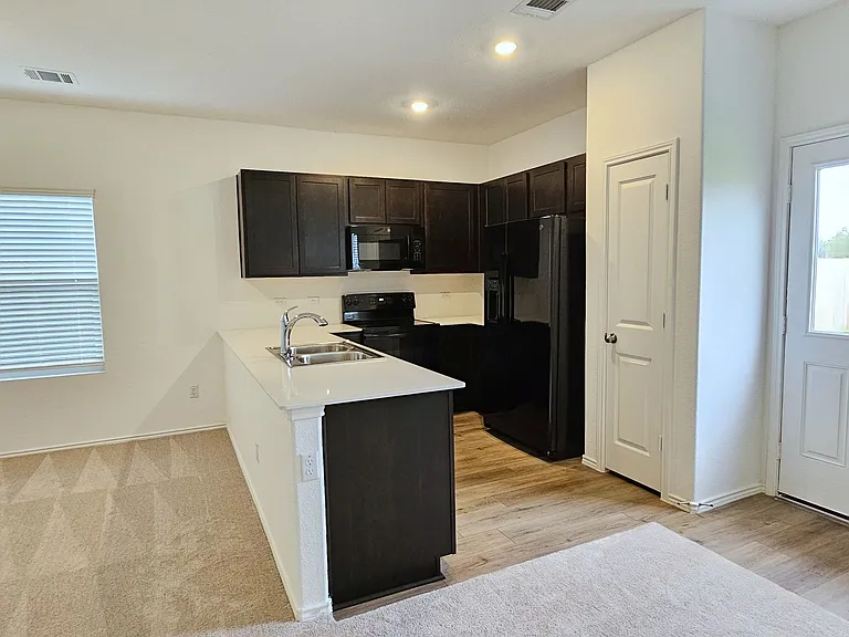 414 Bass Dr — Photo 9