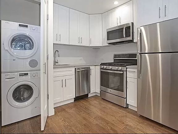2nd image of 152 Ludlow St #2