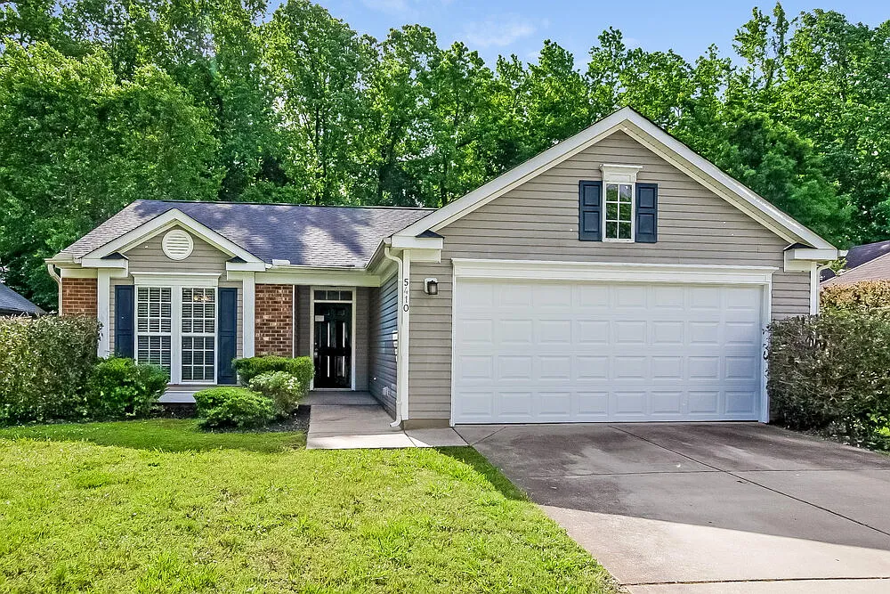 3 bed, 2.0 bath, 1191 sqft, $2,410 — Photo 1