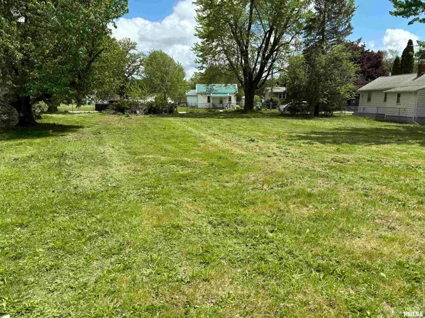 2014 Bryan Ave, Muscatine, IA 52761