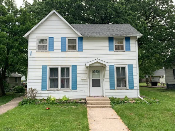 207 N Webster St, Fairbury, IL 61739