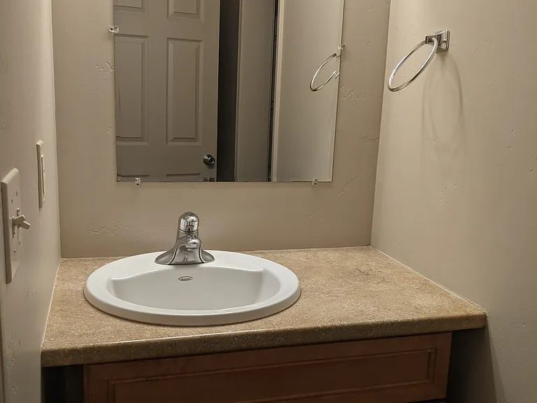 1421 S Euclid Ave — Photo 5