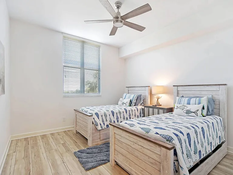 14200 Royal Harbour Ct — Photo 37