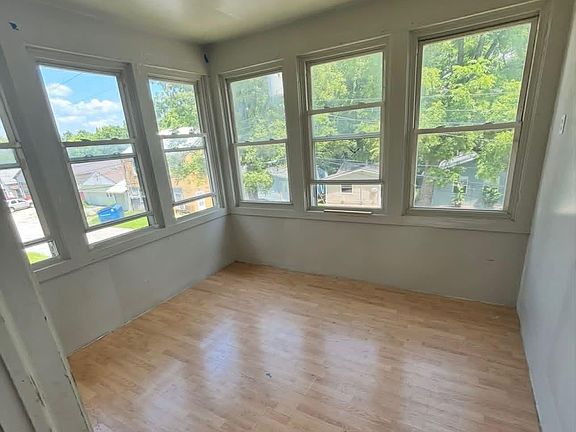 5th image of 537 Locust St
