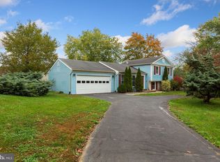 1008 Merlins Ct, Herndon, VA 20170