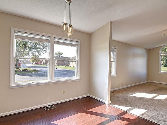 3rd image of 710 Terrace Ct