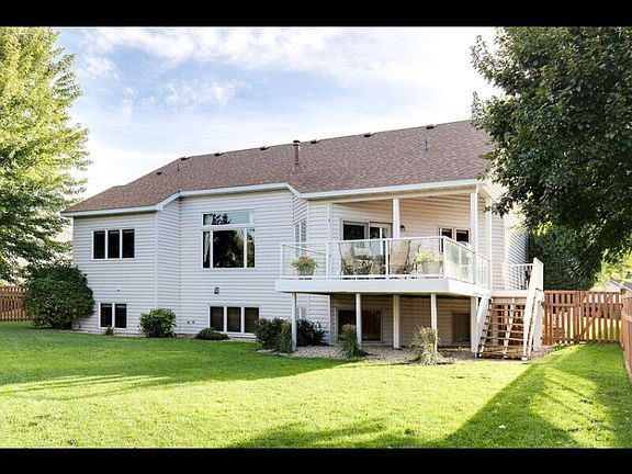 2nd image of 1600 Meadow View Trl