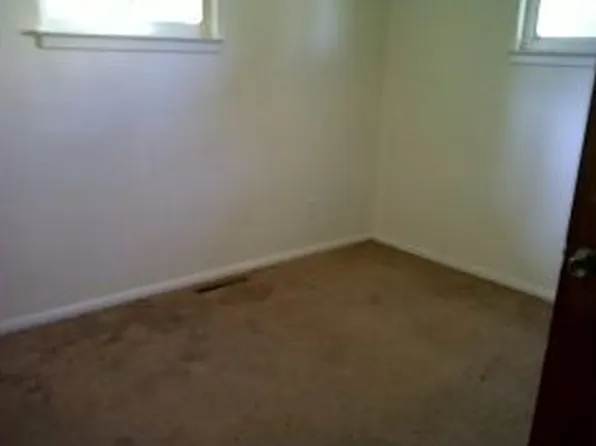 311 Oaklette Dr, Chesapeake, VA 23325