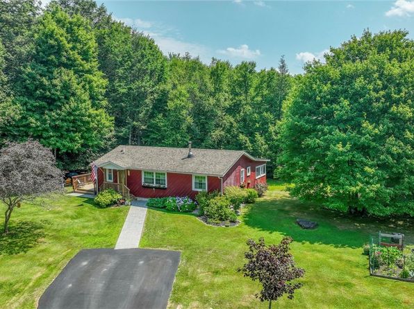 24 Morris Dr, Loch Sheldrake, NY 12759
