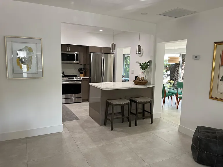 701 SW 9th Ave — Photo 18