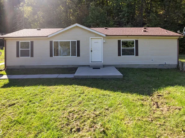 7242 N Stafford Ln, Martinsville, IN 46151