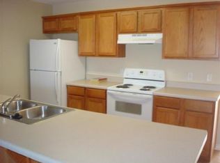 839 Meadowlands Dr, Centerton, AR 72719