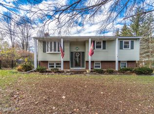 6 Chinquapin Ave, East Greenbush, NY 12061