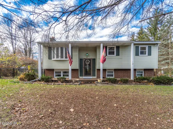 6 Chinquapin Avenue, East Greenbush, NY 12061